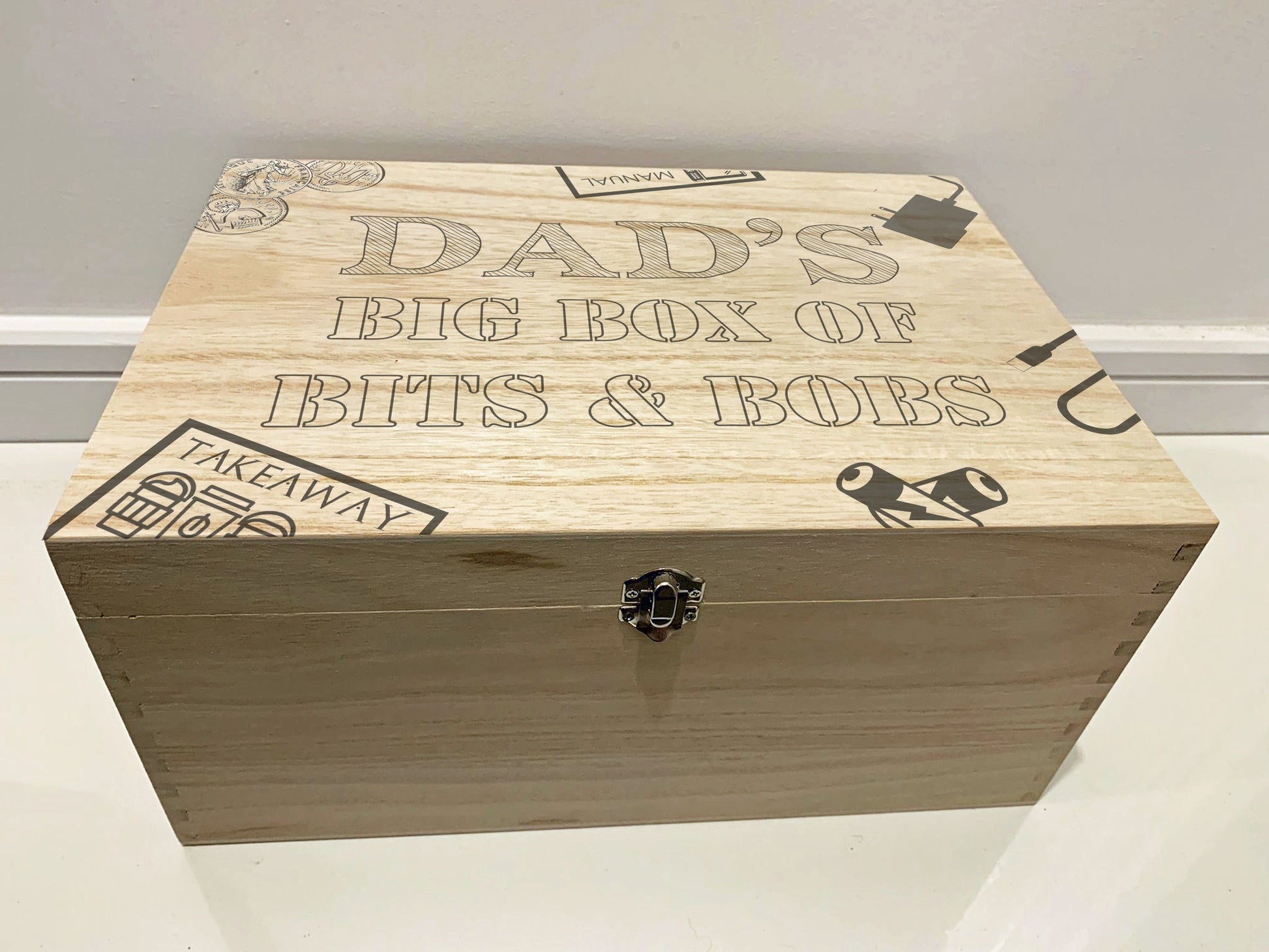 Large Personalised Engraved Wooden Keepsake Memory Box for Bits n Bobs, Fathers Day gift, Gifts for Dads - Resplendent Aurora