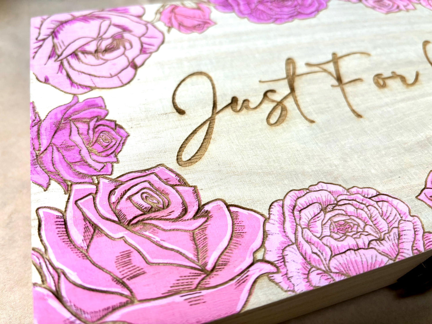 Engraved and Paint Your Own Wooden Gift Box with Personalised Message. Multiple designs - Sunflowers, Roses, Ferns, Crayons - Resplendent Aurora