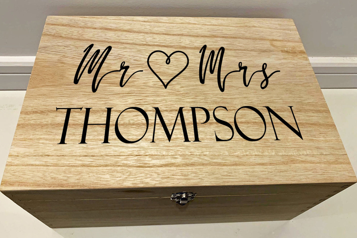 Resplendent Aurora | Personalised Mr and Mrs Wedding Keepsake Box with Heart