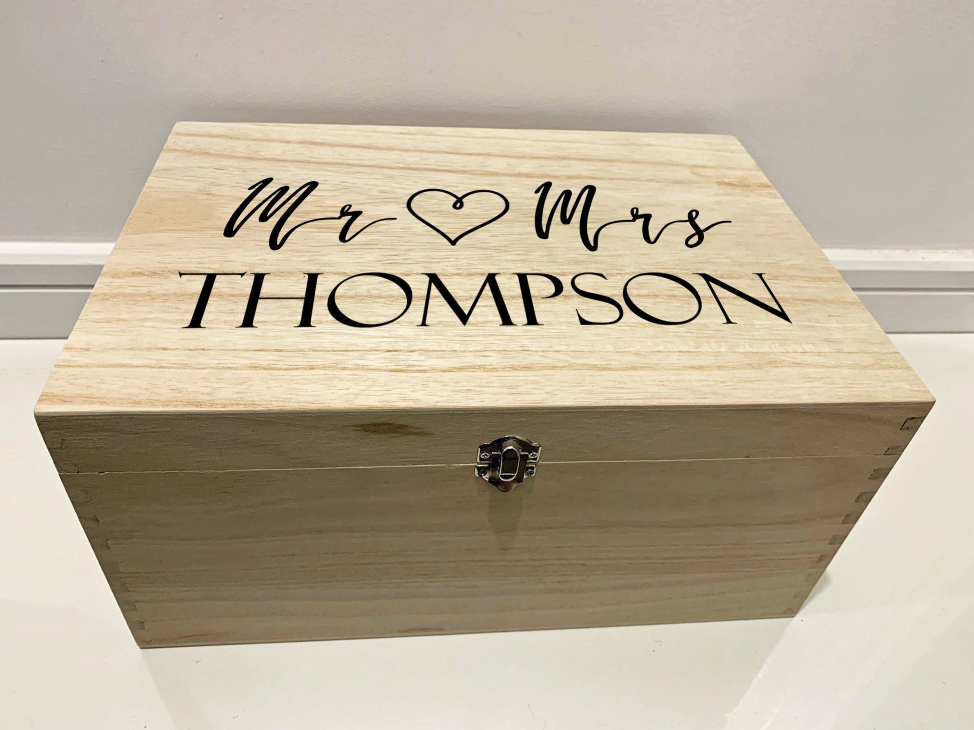 Large Personalised Engraved Wooden Mr and Mrs Keepsake Memory Box with Heart - Resplendent Aurora