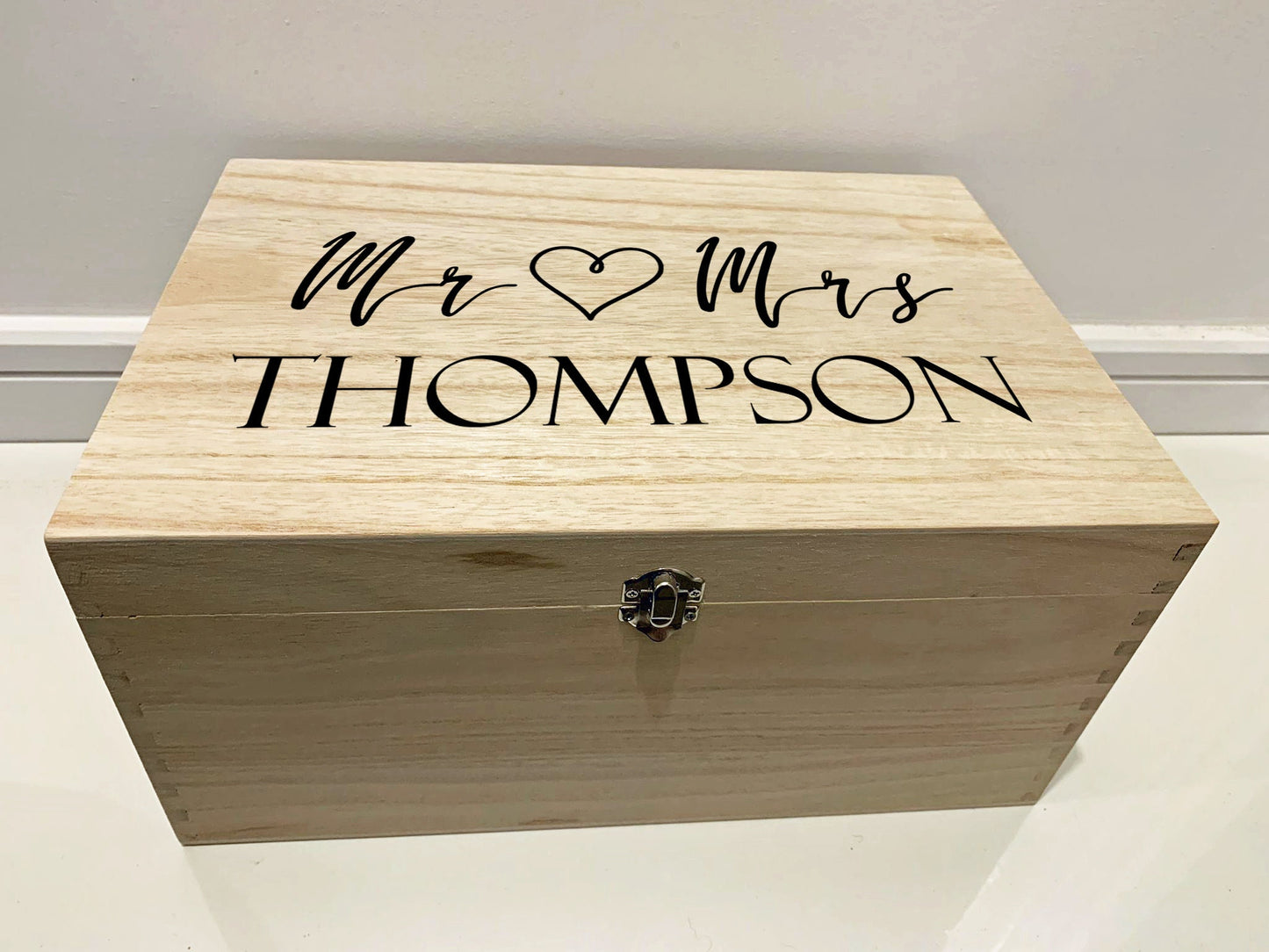 Resplendent Aurora | Personalised Mr and Mrs Wedding Keepsake Box with Heart