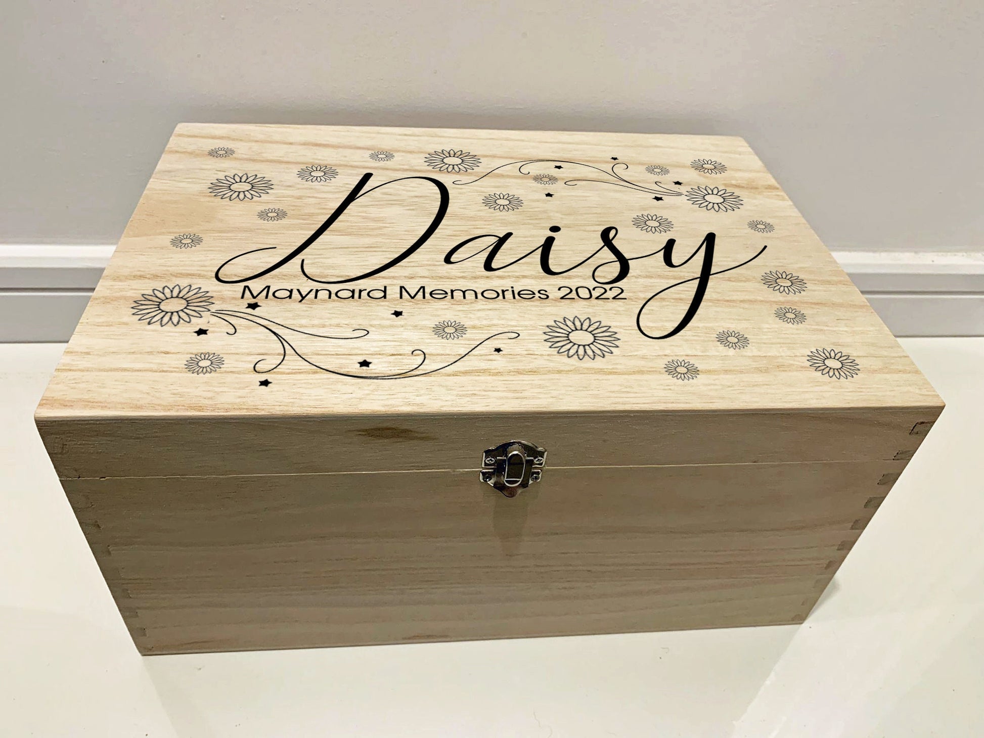 {product_vendor} | Personalised Baby Keepsake Box with Daisies and Stars