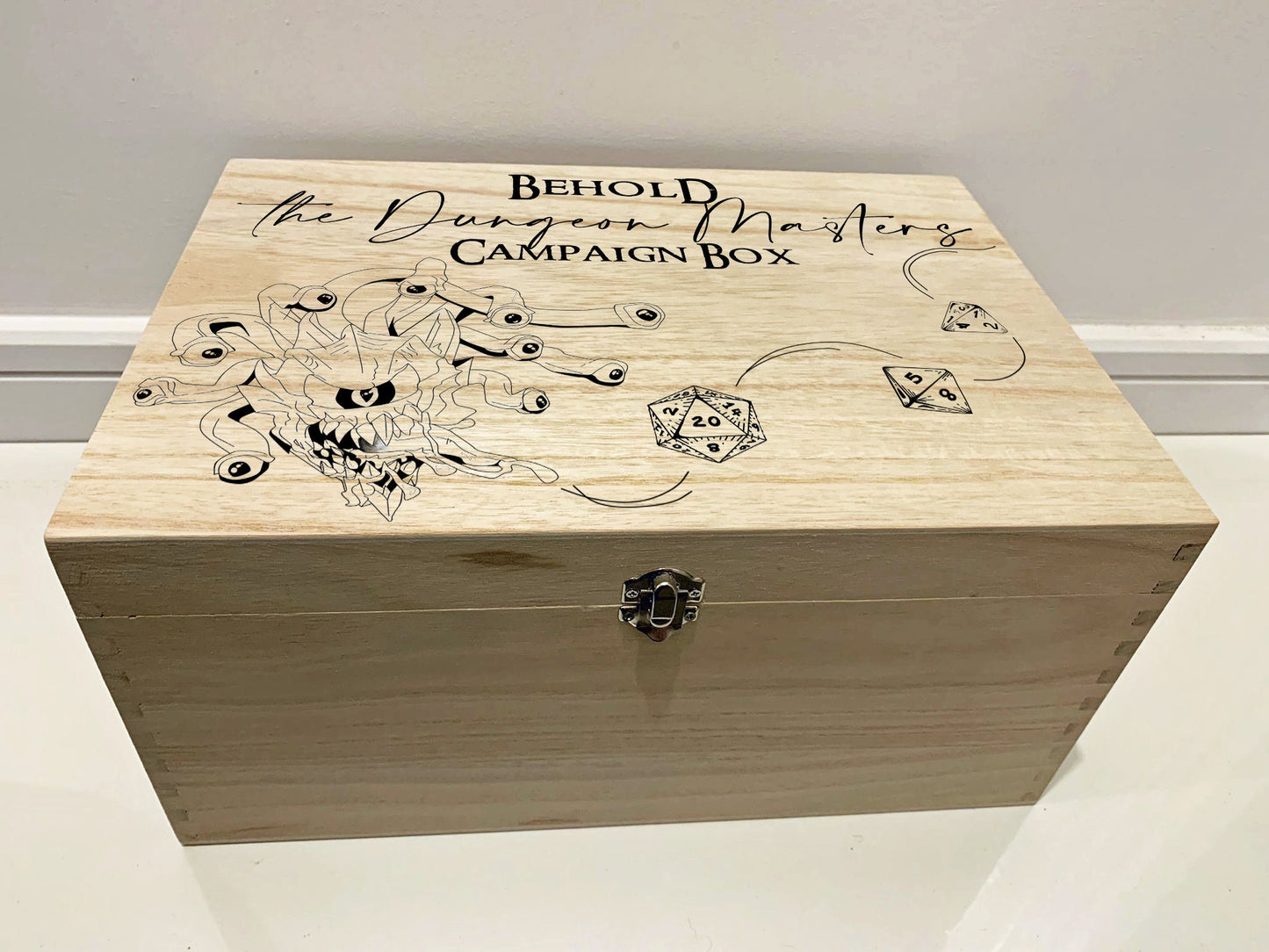 Personalised Engraved DnD Dungeons and Dragons Beholder Dice Box, Campaign Box - Resplendent Aurora