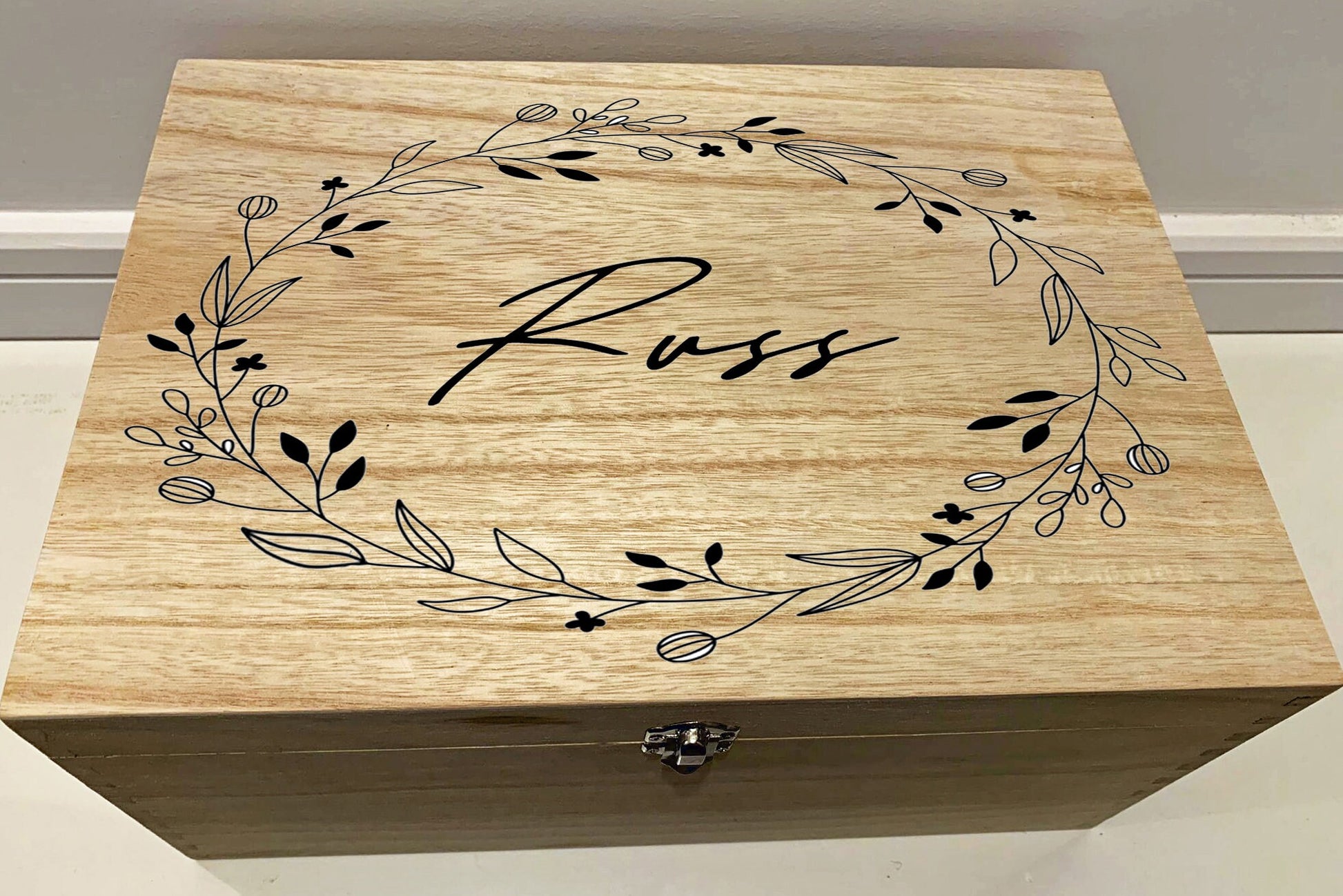 Resplendent Aurora | Personalised Keepsake Box with Berries and Leaves