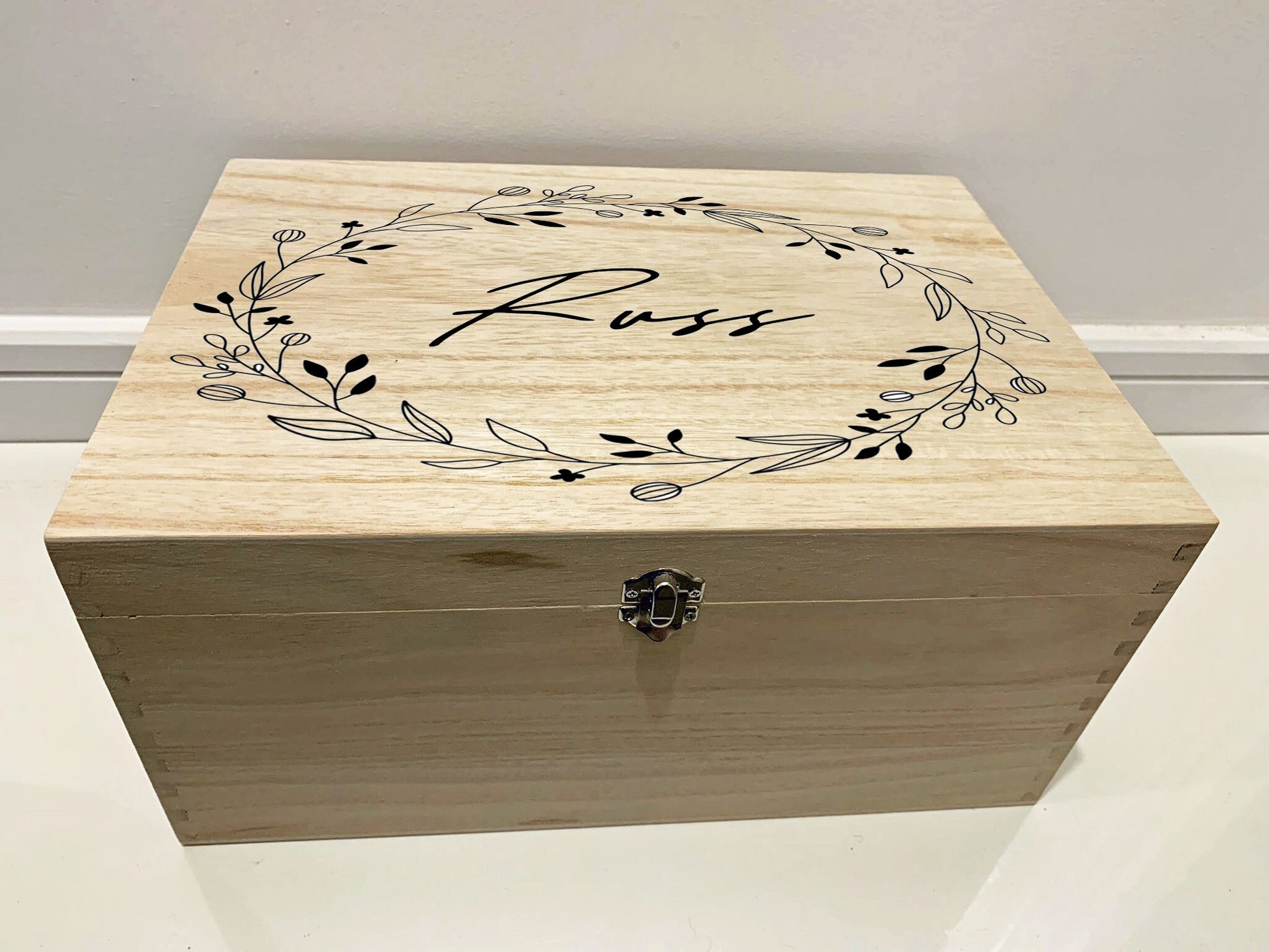 Large Personalised Engraved Wooden Keepsake Memory Box with an Oval surround of Berries and Leaves - Resplendent Aurora