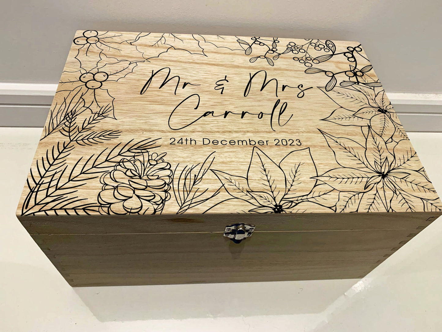 Large Personalised Engraved Wooden Christmas Wedding Keepsake Memory Box with Holly, Mistletoe, Pine Cones and Poinsettias - Resplendent Aurora