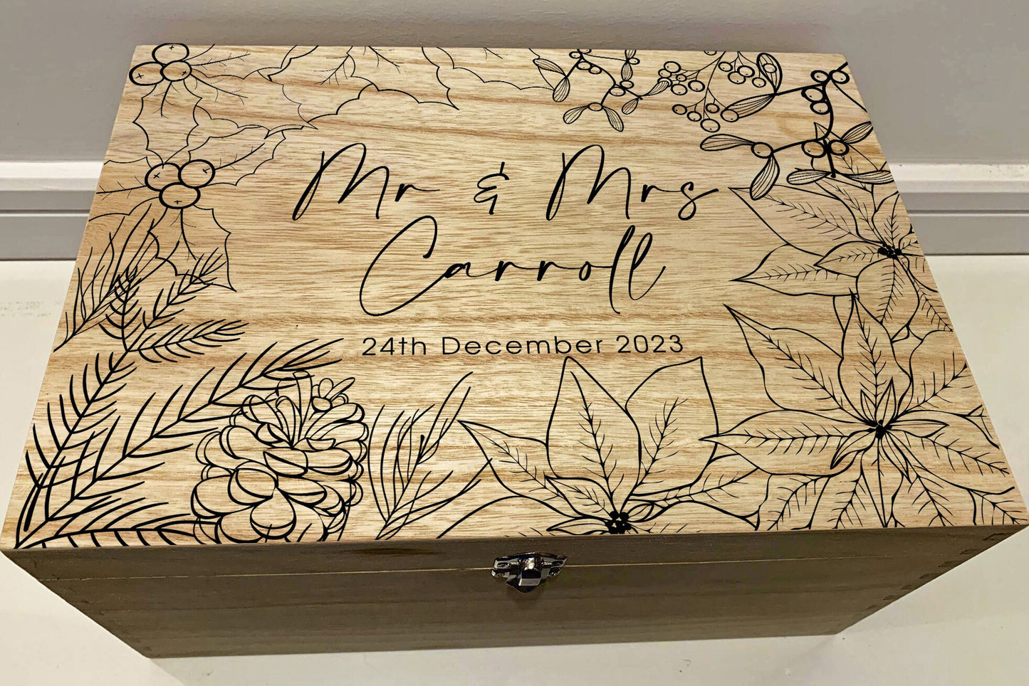 Large Personalised Engraved Wooden Christmas Wedding Keepsake Memory Box with Holly, Mistletoe, Pine Cones and Poinsettias - Resplendent Aurora